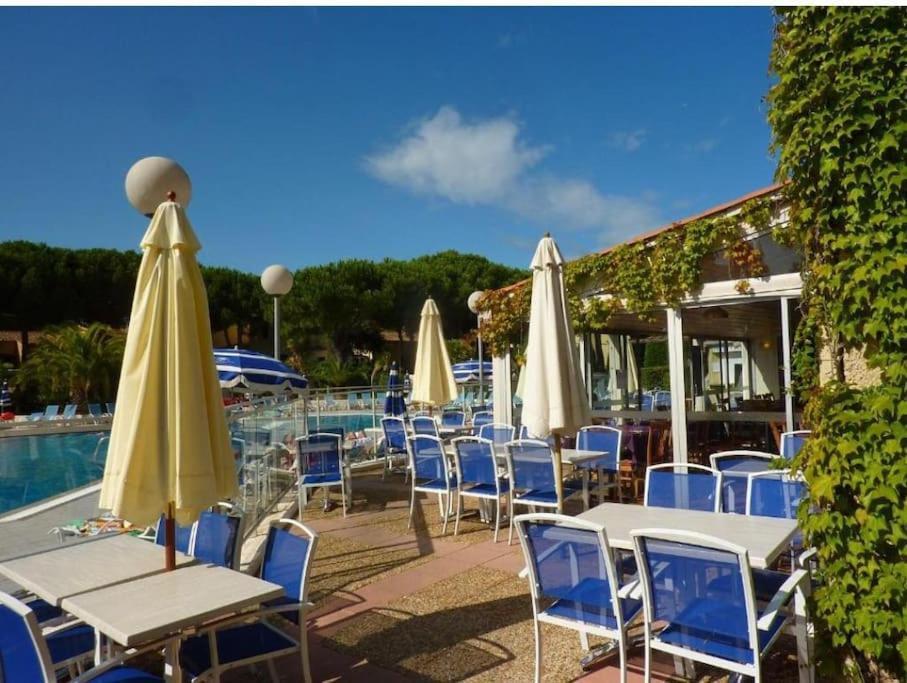Studio Renove Dans Residence De Vacances Avec Grande Piscine Chauffee, Parking Et Terrasse Agde Exterior foto